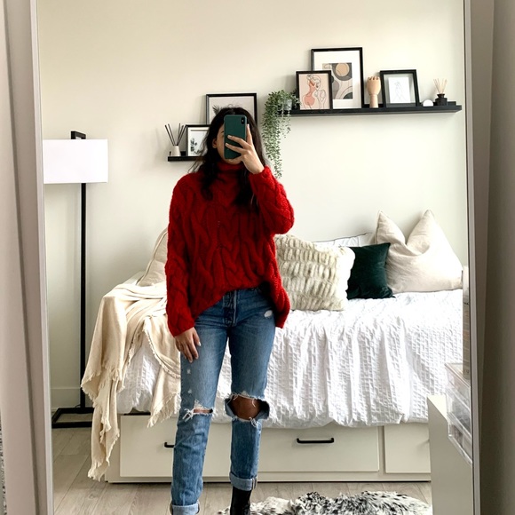 Zara Oversized Red Knit Sweater - Picture 1 of 3